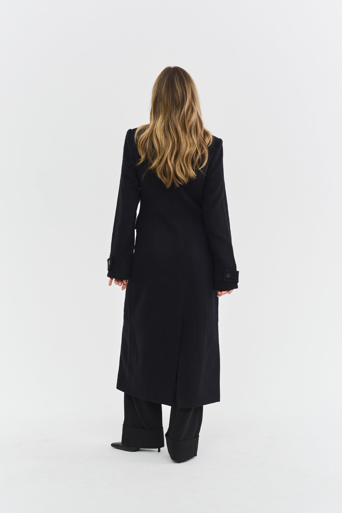 THE WARDROBE COAT BLACK